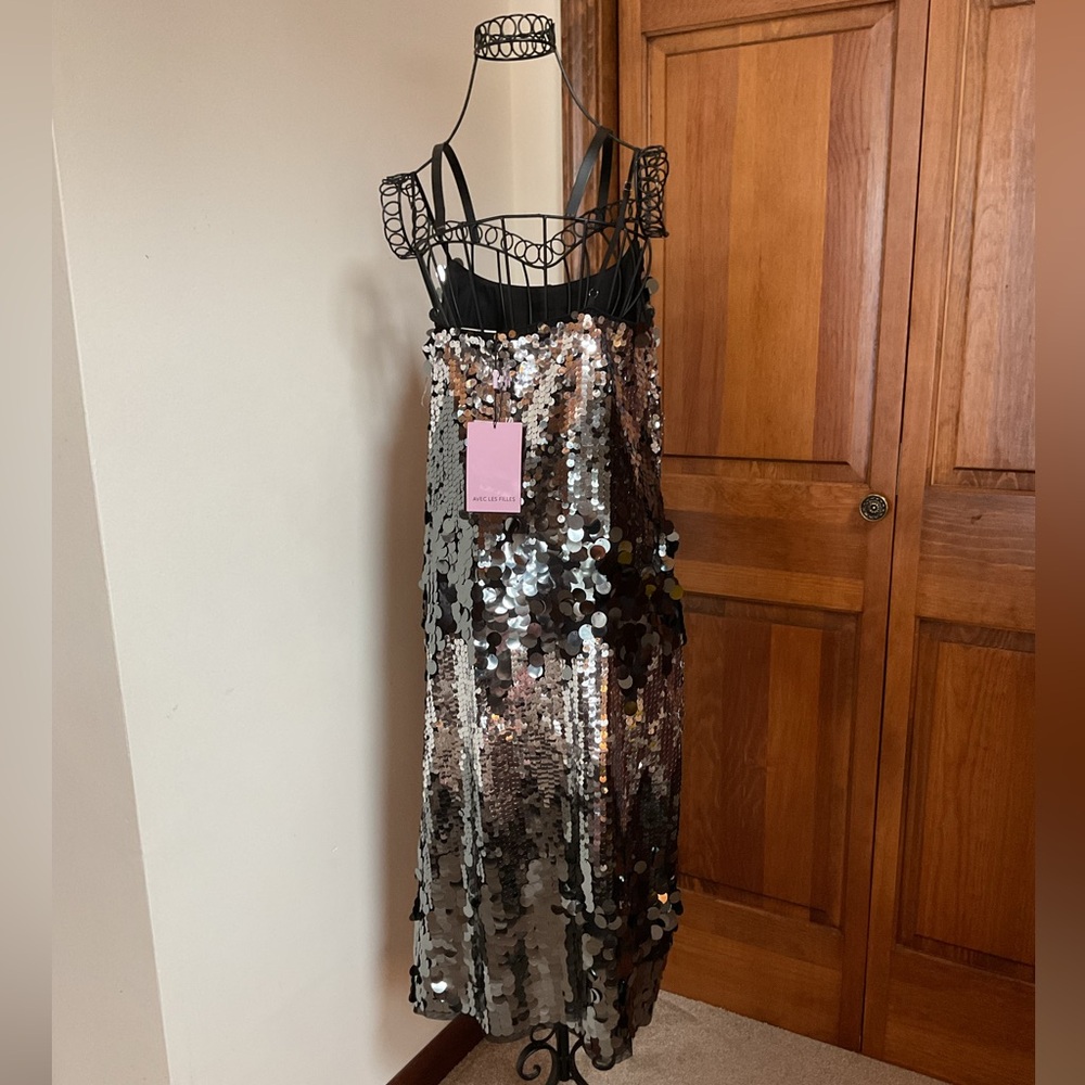 Avec des filles Sequin Black and Silver Dress, 6, New - Picture 2 of 11